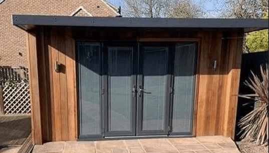 The Cedar Deluxe - Garden Room